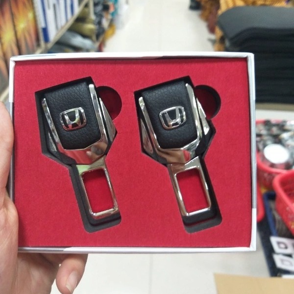 Gài dây đai an toàn ô tô theo hãng xe