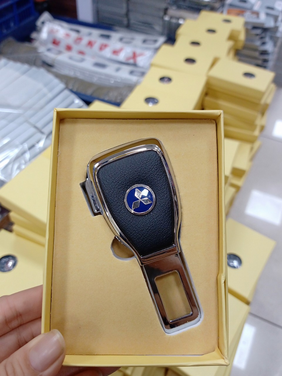 Gài dây đai an toàn ô tô theo hãng xe