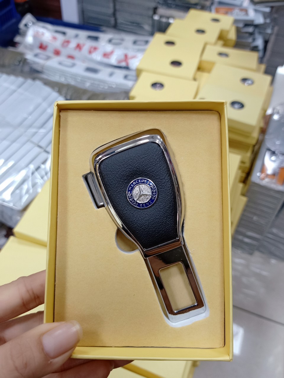 Gài dây đai an toàn ô tô theo hãng xe