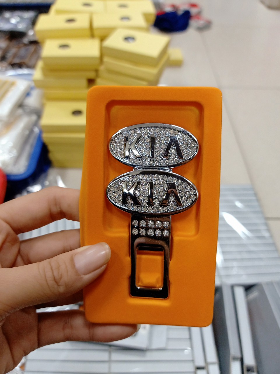 Gài dây đai an toàn ô tô theo hãng xe