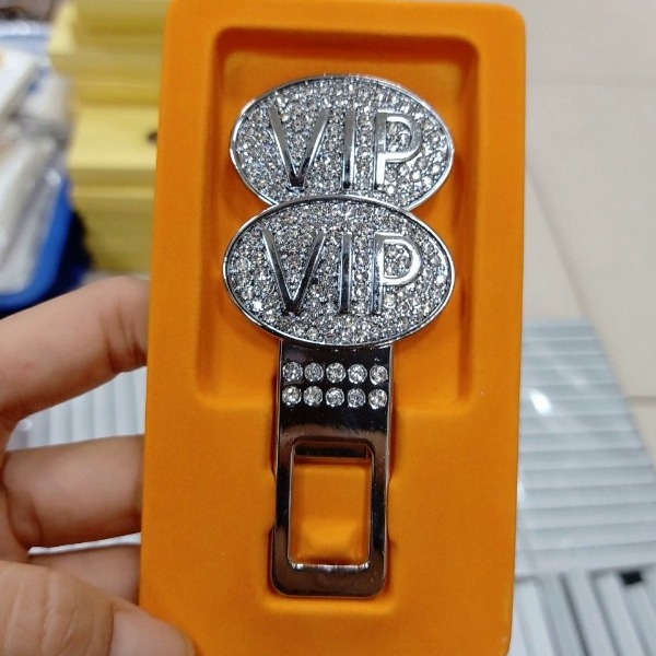 Gài dây đai an toàn ô tô theo hãng xe