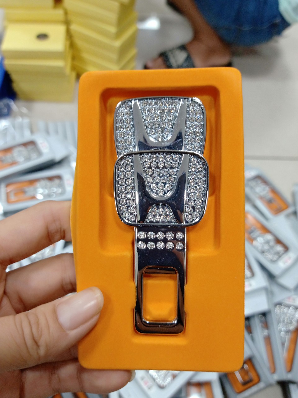 Gài dây đai an toàn ô tô theo hãng xe