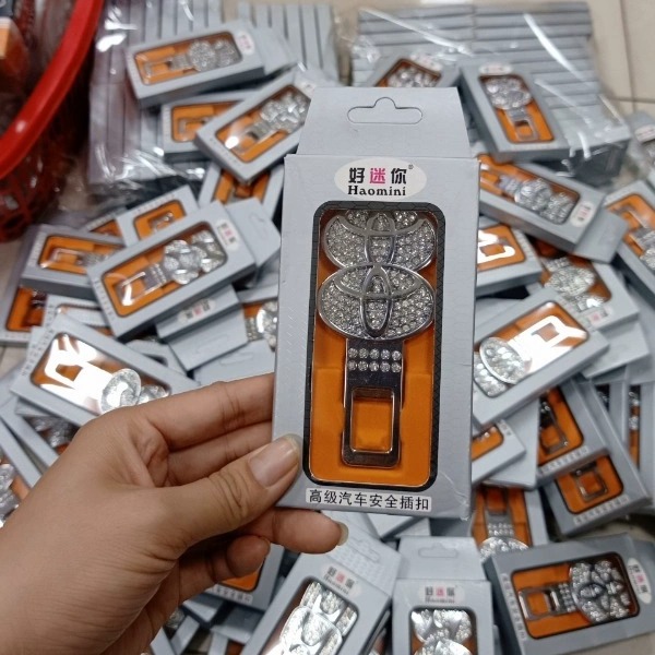 Gài dây đai an toàn ô tô theo hãng xe