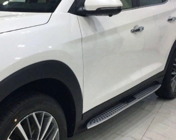 Bậc lên xuống xe Vinfast Lux Sa