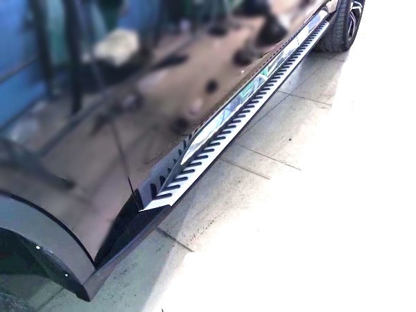 Bậc lên xuống xe Vinfast Lux Sa