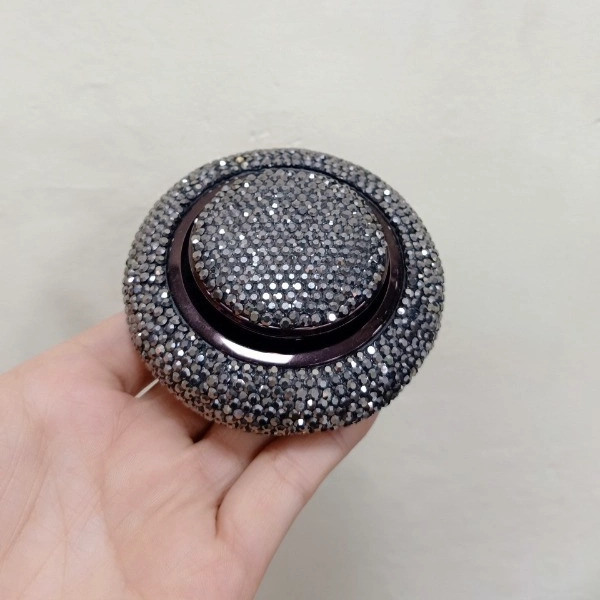 Sáp thơm ô tô đính đá sang trọng