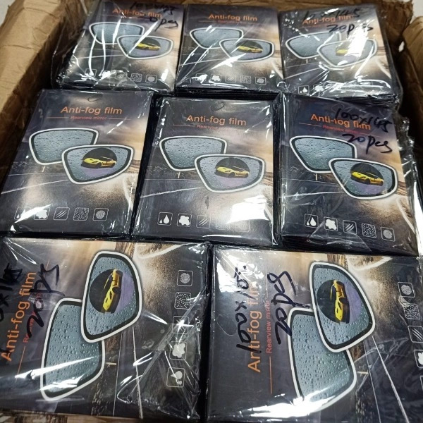 Miếng dán chống bám nước trên gương