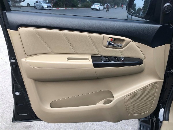 Toyota Fortuner 2.7 V 2016 AT