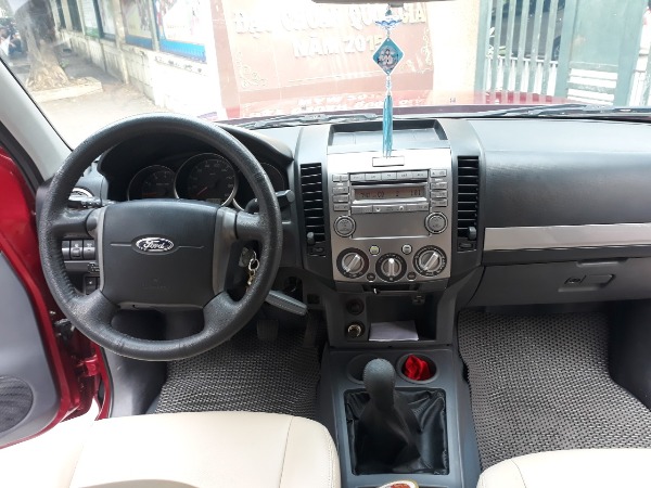 Ford Everest 2.5 MT 2014