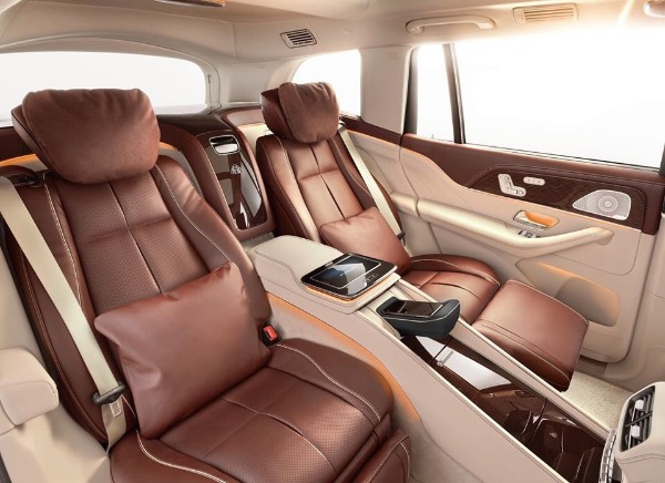 Mercedes GLS 600 model 2020