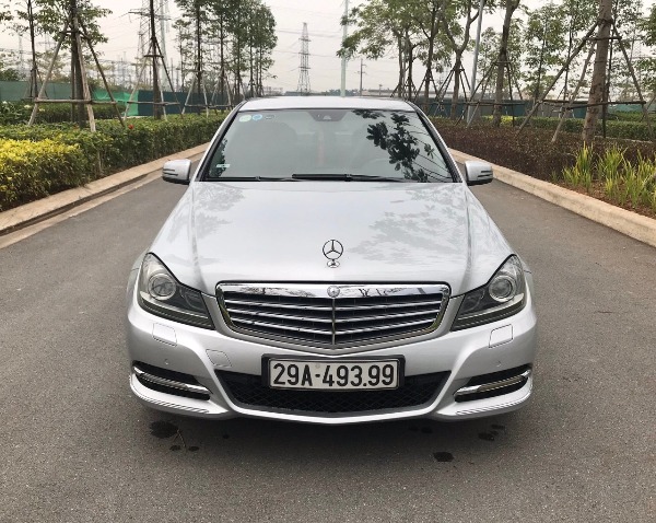Mercedes Benz C250 Blue Efficency Model 2012