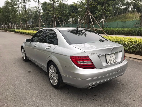 Mercedes Benz C250 Blue Efficency Model 2012