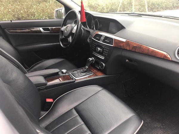 Mercedes Benz C250 Blue Efficency Model 2012