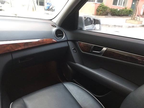 Mercedes Benz C250 Blue Efficency Model 2012