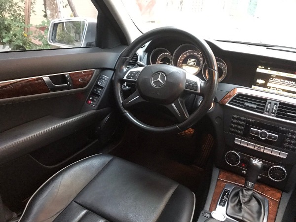 Mercedes Benz C250 Blue Efficency Model 2012