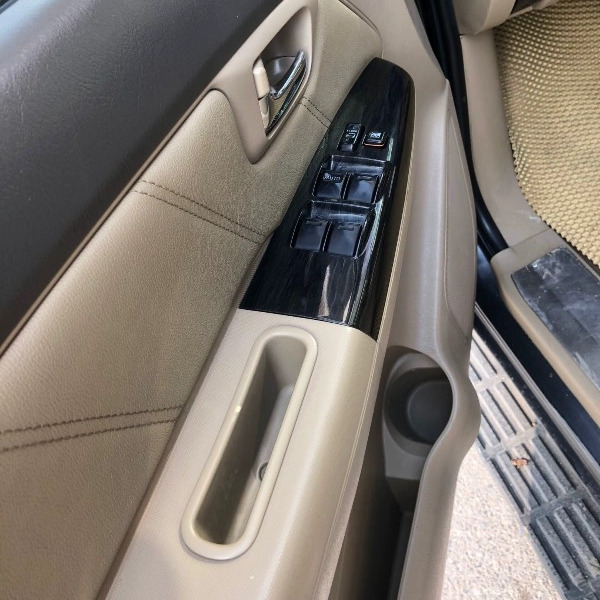 Toyota Fortuner AT 2013