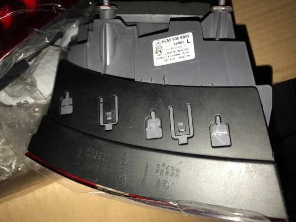 Đèn hậu xe Mercedes GLC class