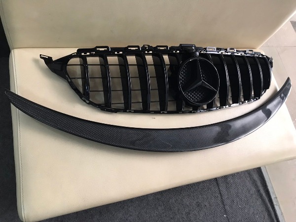 Mặt ca lăng Mercedes C class