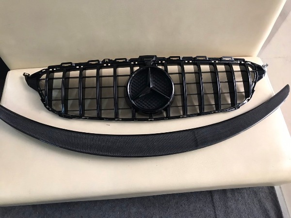 Mặt ca lăng Mercedes C class