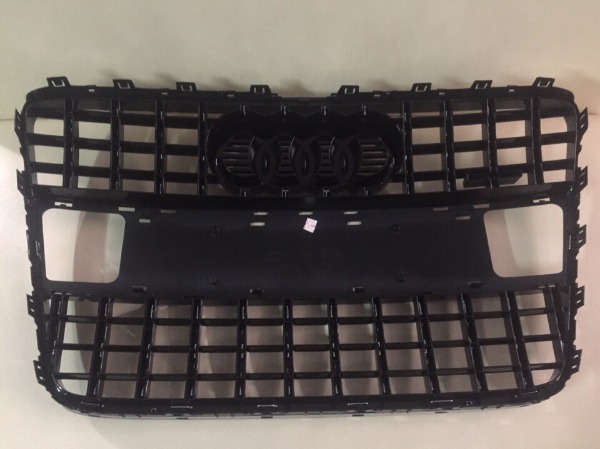 Mặt ca lăng Audi Q7