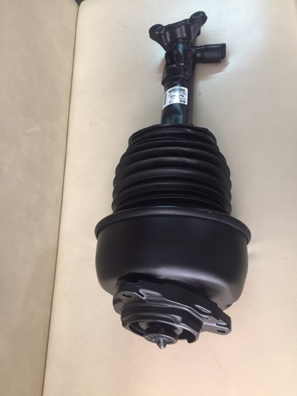 Giảm xóc bóng hơi trước Mercedes CLS 63 AMG