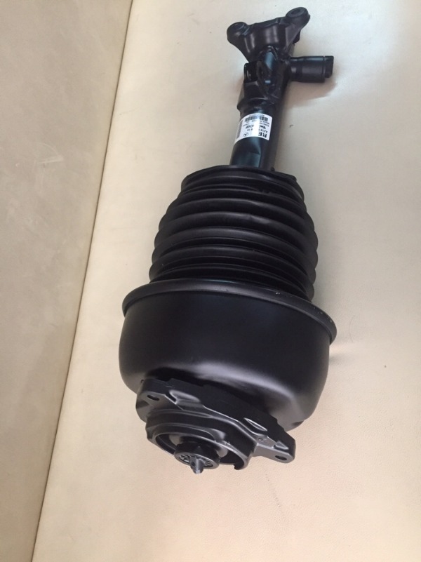 Giảm xóc bóng hơi trước Mercedes CLS 63 AMG