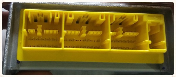 Hộp điều khiển túi khí Mazda 3 2015