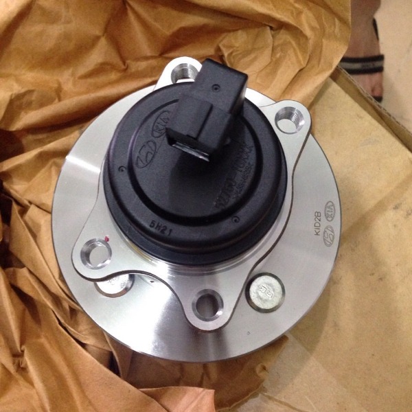 Cụm moay ơ sau - bạc đạn sau xe Hyundai Grand I10