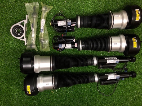 Giảm xóc bóng hơi Mercedes S550