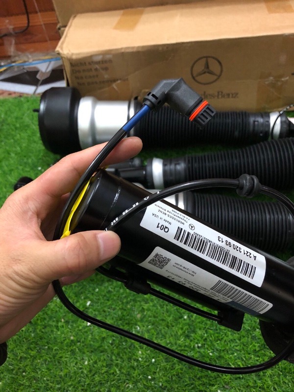 Giảm xóc bóng hơi Mercedes S550