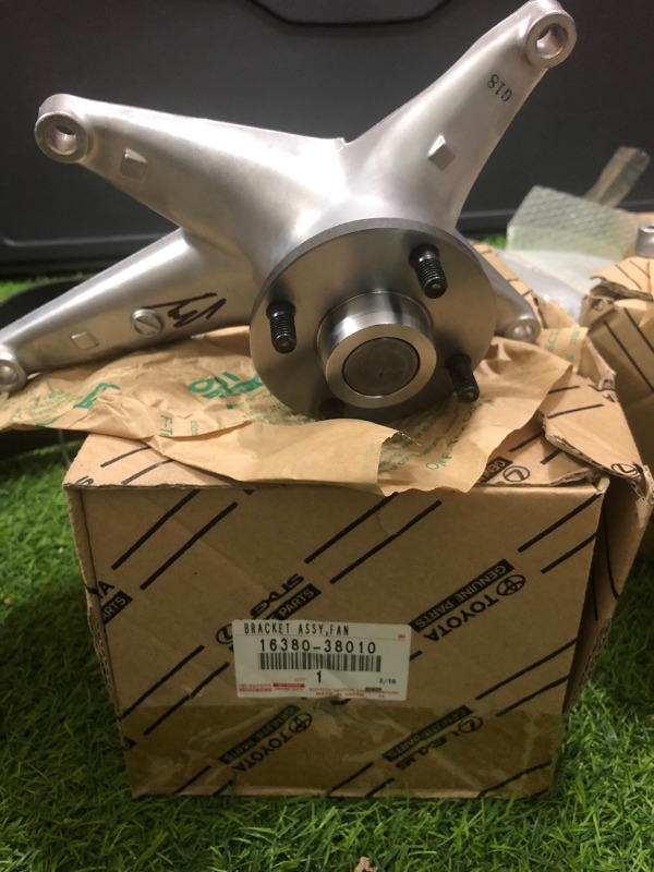 Bơm nước Lexus LX570 2010-2021 Mã 16100 39496