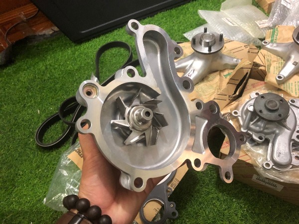 Bơm nước Lexus LX570 2010-2021 Mã 16100 39496