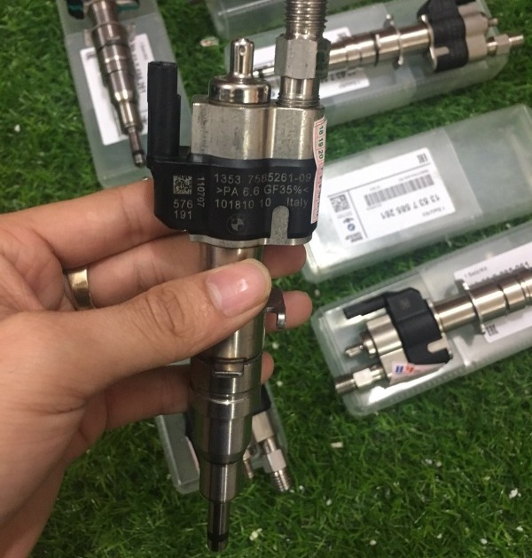 Kim phun Rolls Royce