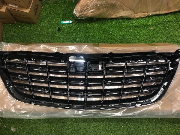 Mặt ca lăng Mercedes S450