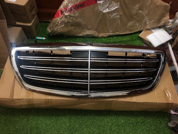 Mặt ca lăng Mercedes S450