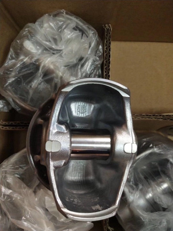 Pít tông - quả nén Volvo CX60