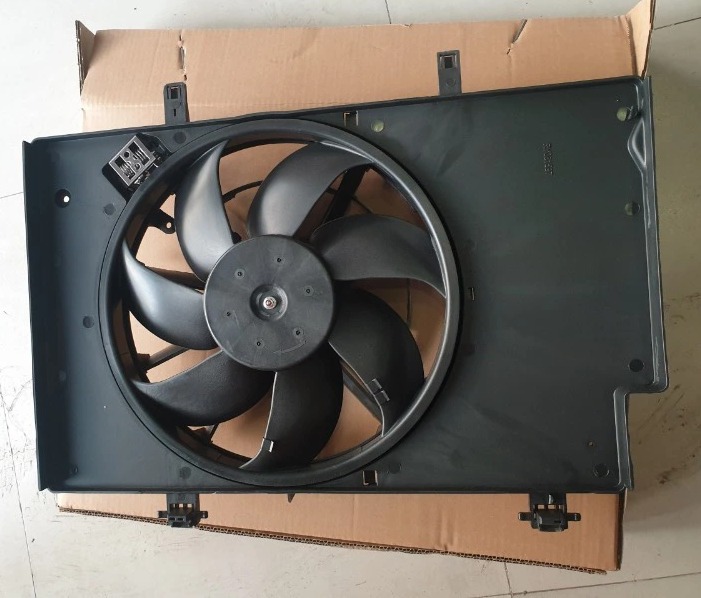 Quạt két nước xe Ford Fiesta 2012-2018