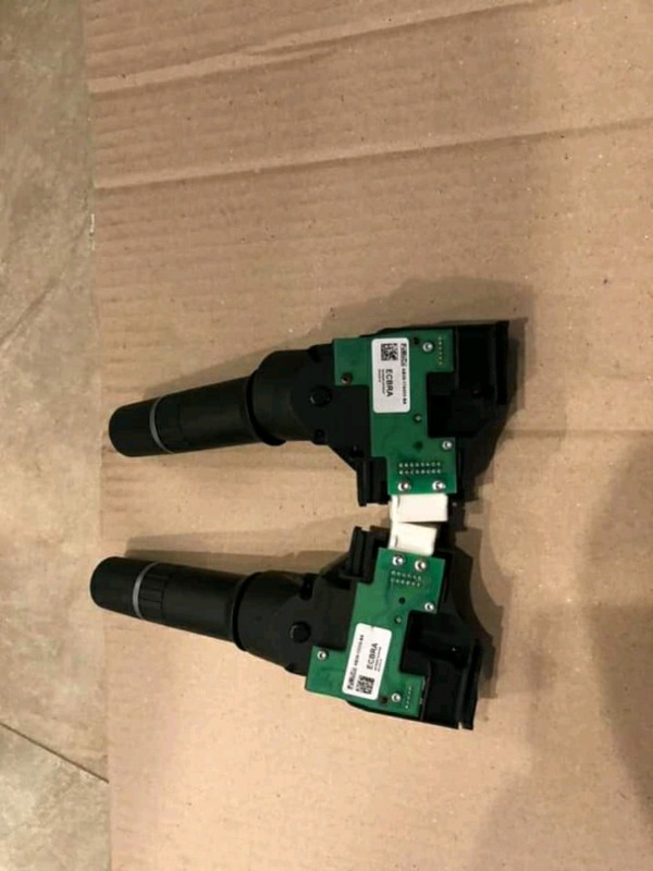 Công tắc pha cos Ford Ranger