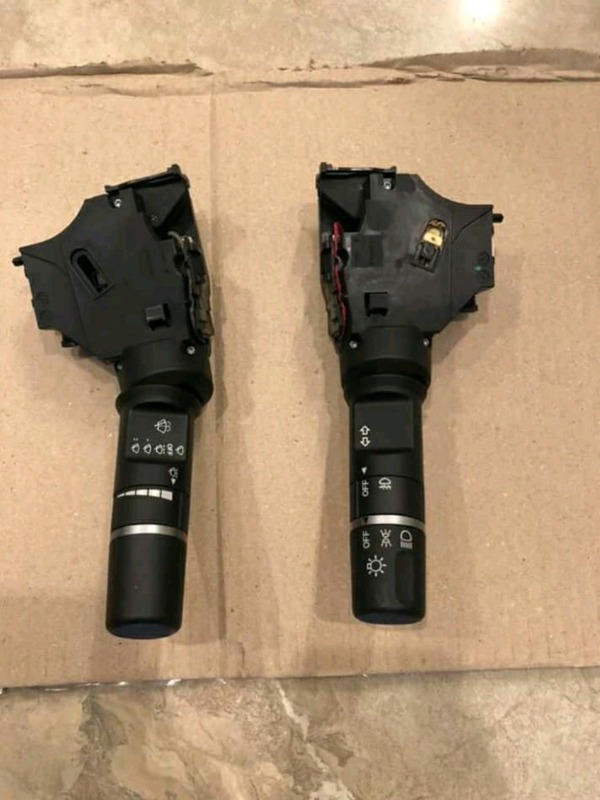 Công tắc pha cos Ford Ranger