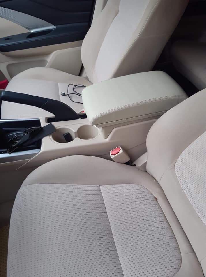 Hộp tỳ tay Mitsubishi Xpander màu kem