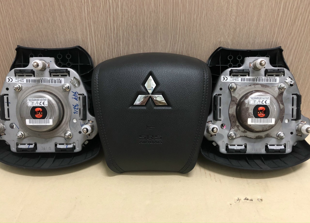 Túi khí vô lăng xe Mitsubishi Triton