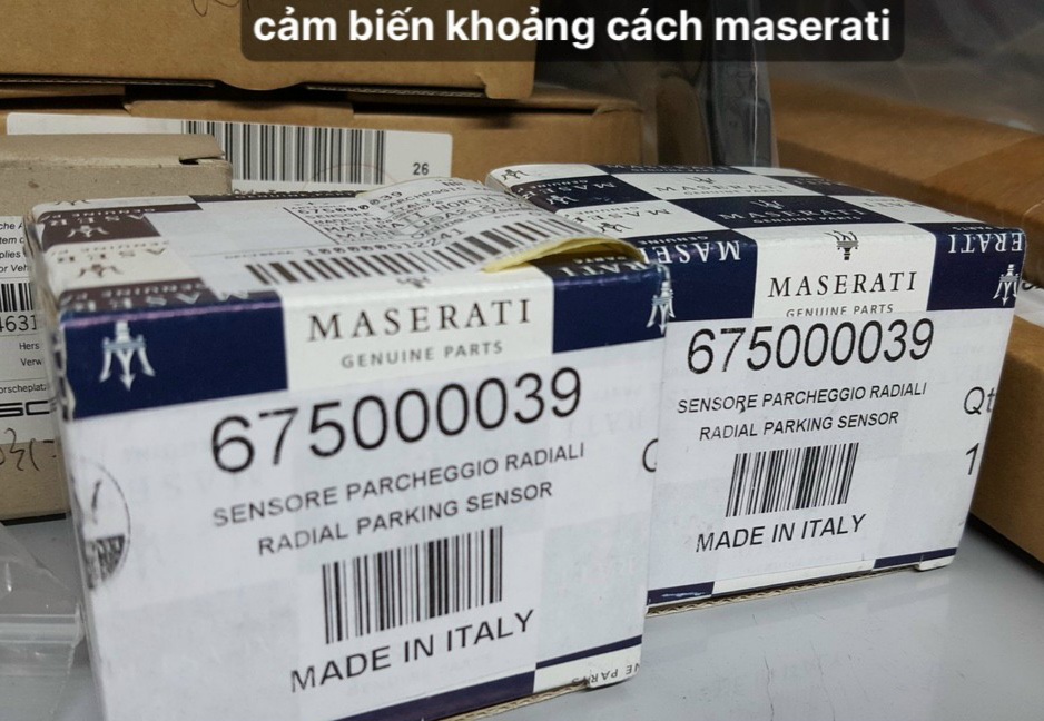 Cảm biến lùi - cảm biến khoảng cách xe Maserati