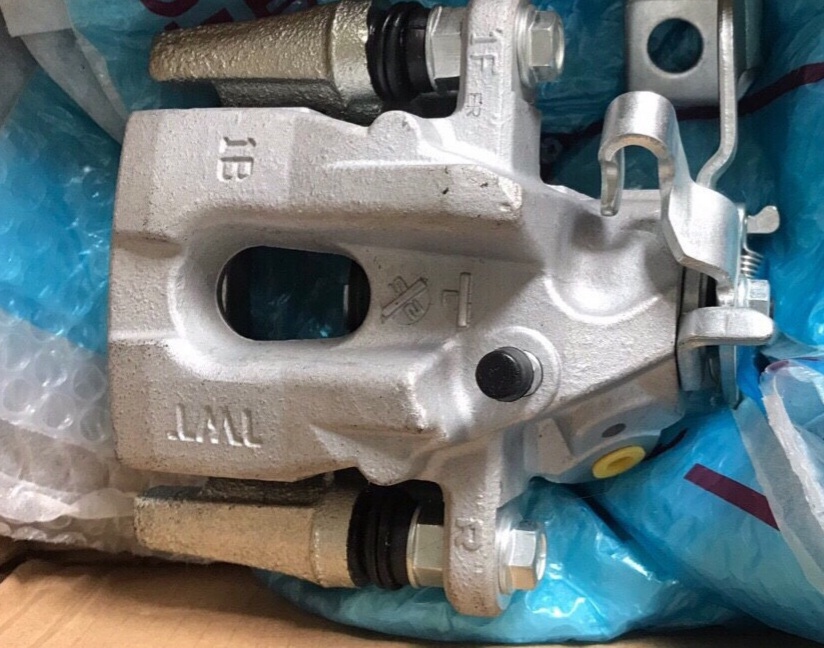 Gông phanh - cùm phanh xe Lexus RX350