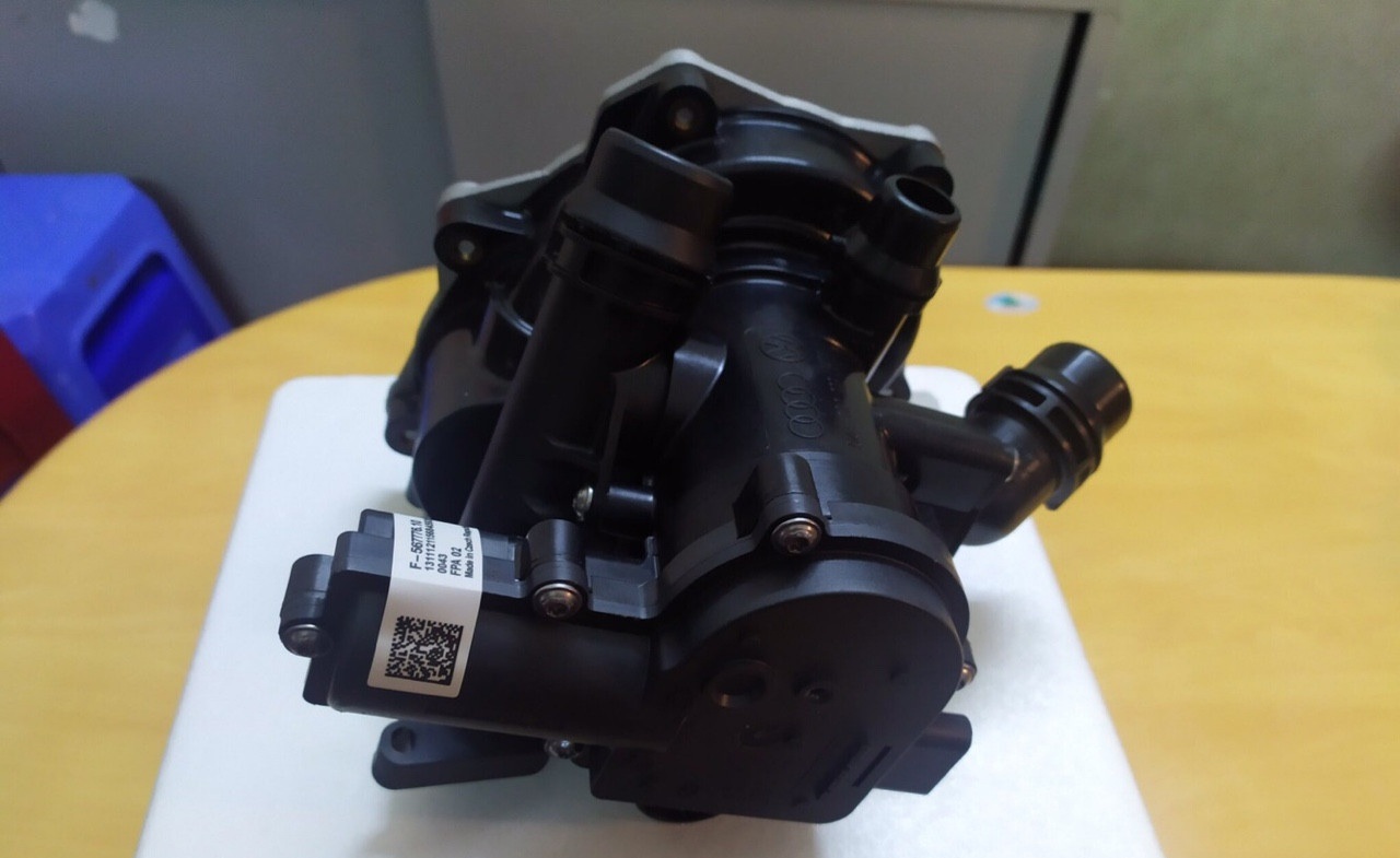 Bơm nước làm mát động cơ xe Audi A4