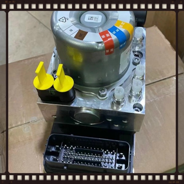 Cụm bơm phanh ABS Mercedes GLE450 | A1679000018