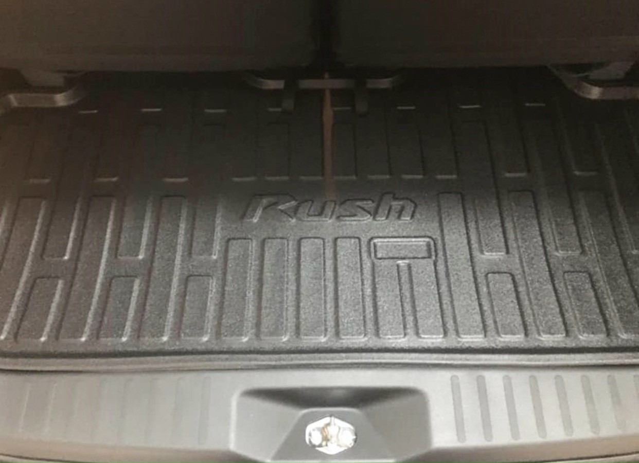 Lót cốp ô tô Toyota Rush