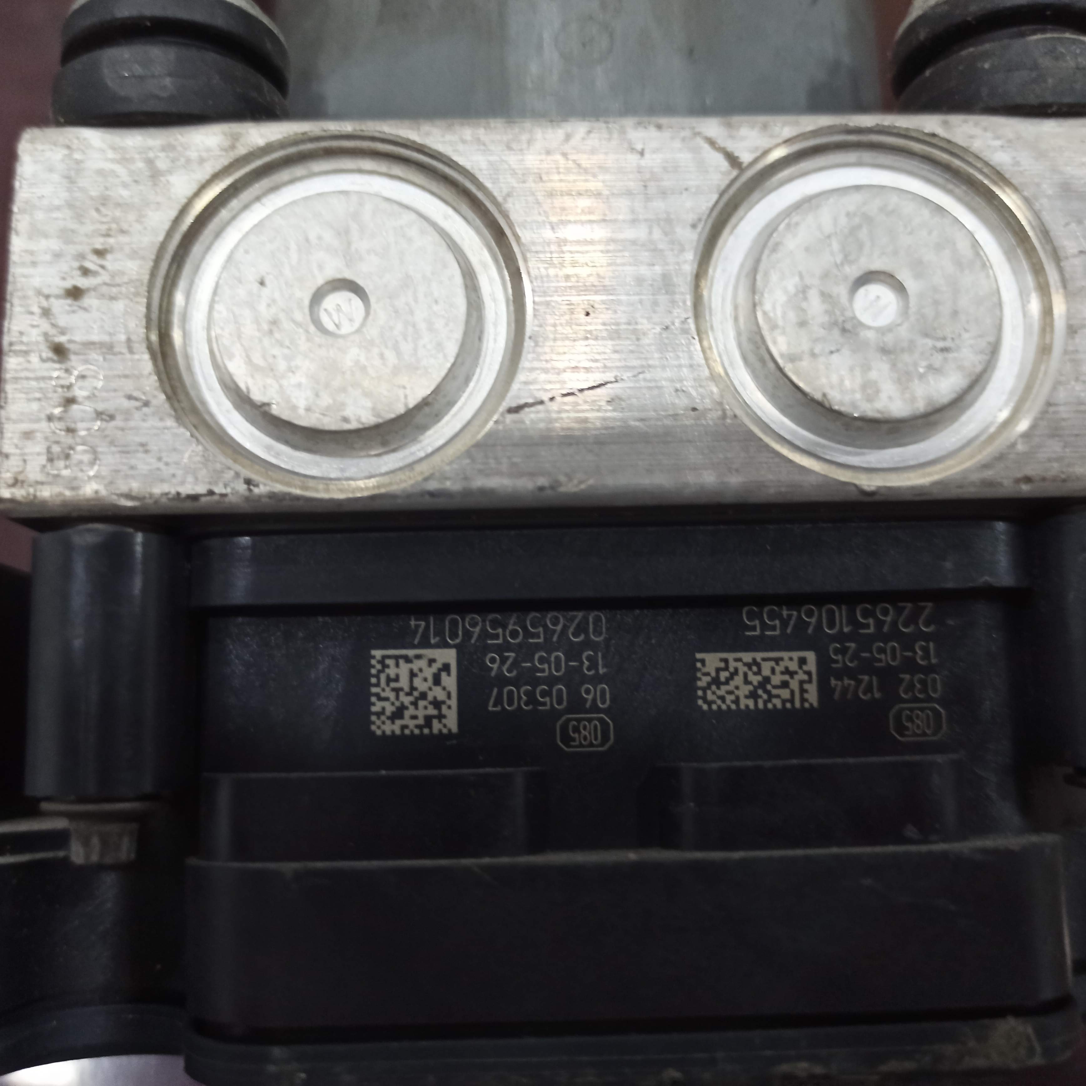 Cụm bơm ABS xe Toyota Camry 2010