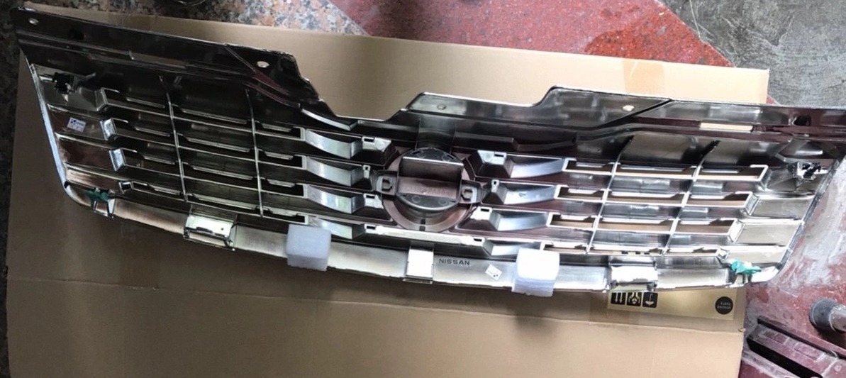 Mặt ca lăng Nissan Bluebird