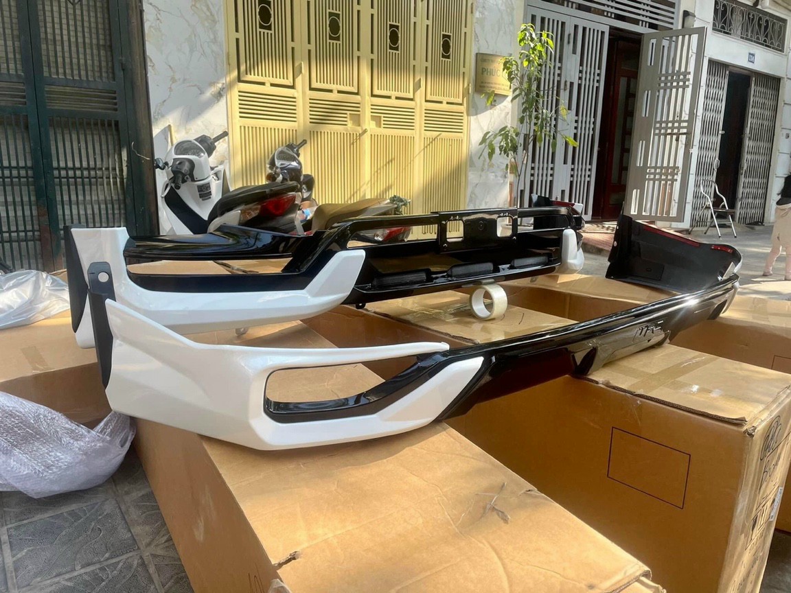 Ốp cản trước sau Toyota Fortuner 2021