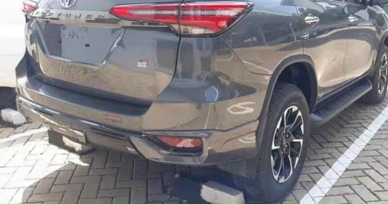Ốp cản trước sau Toyota Fortuner 2021